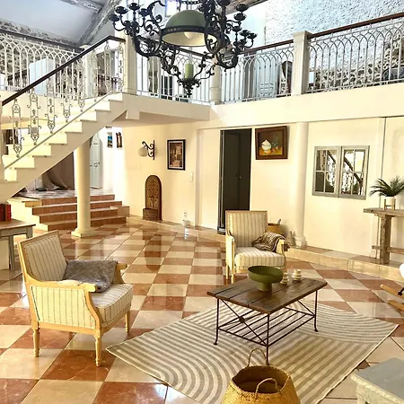 Villa La Narbo Martius Ornaisons